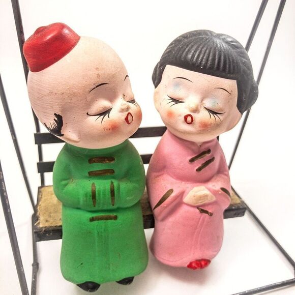 MCM Hand Painted Bisque Porcelain Kissing Couple Swing Japan - Picture 7 of 9